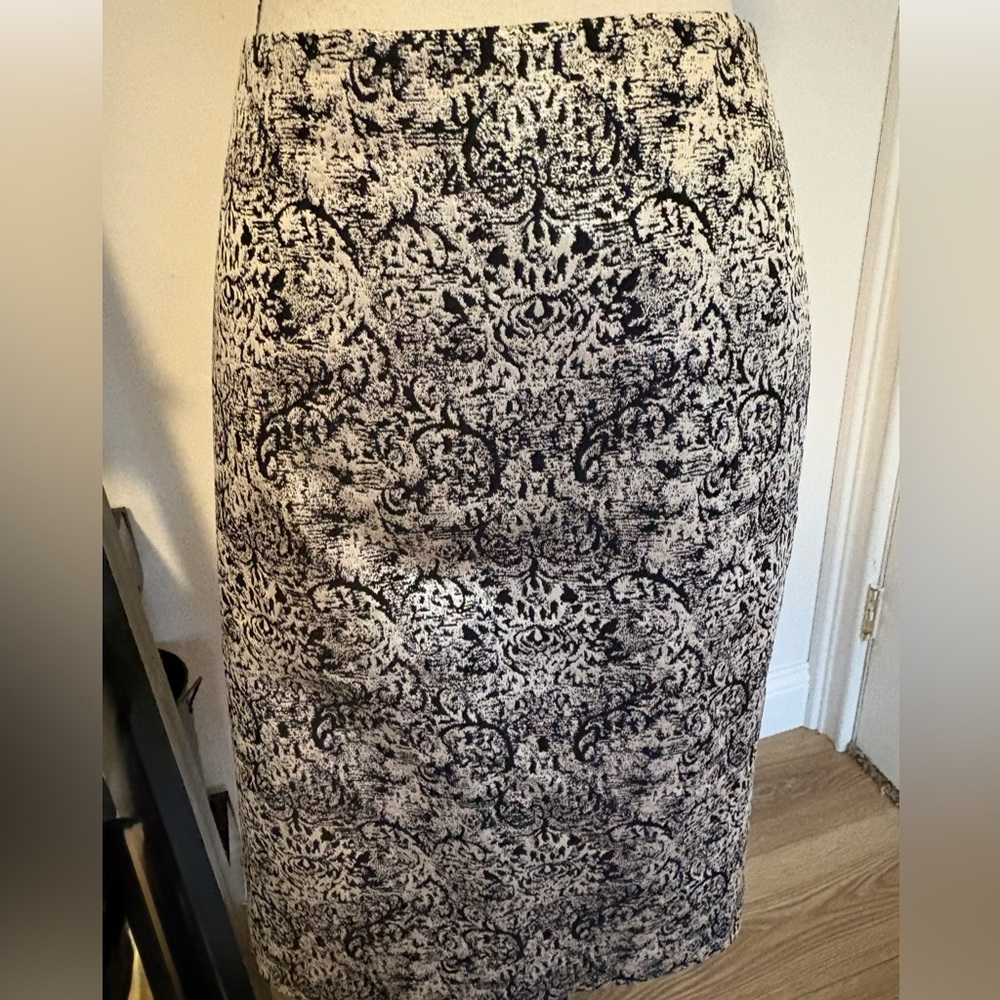 Isaac Mizrahi Black and White Pencil Skirt